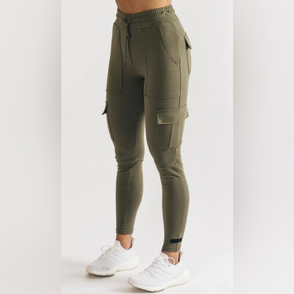Alphalete identity cargo joggers